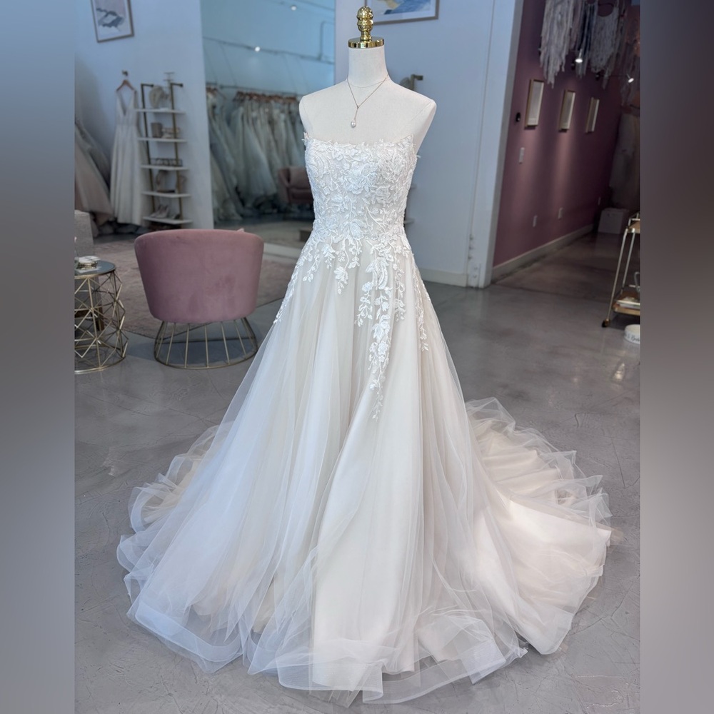 Pronovias - Baker - A line lace wedding dress